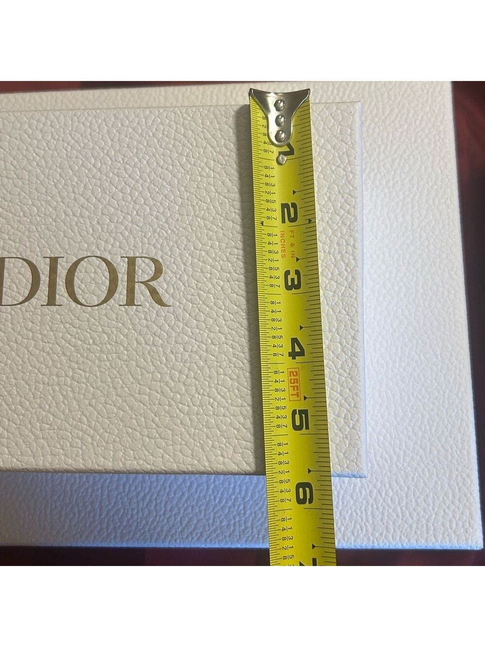 Dior box with Luxury Tissue Paper in White and Gold - Picture 5 of 5